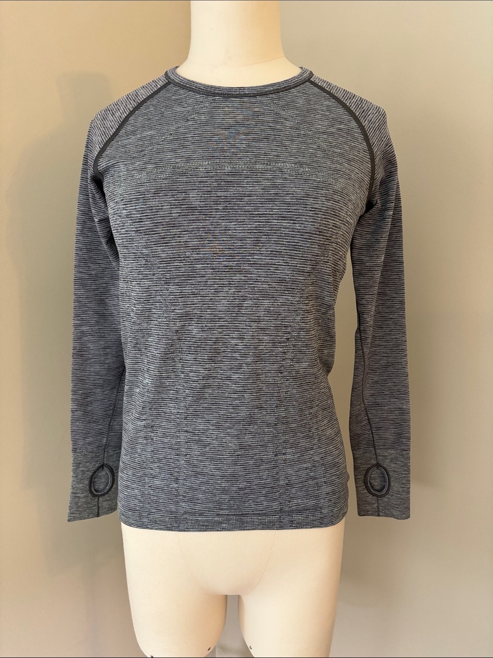 Ivivva Blue/Greyy Crewneck Long Sleeve Performance Shirt Sz 12